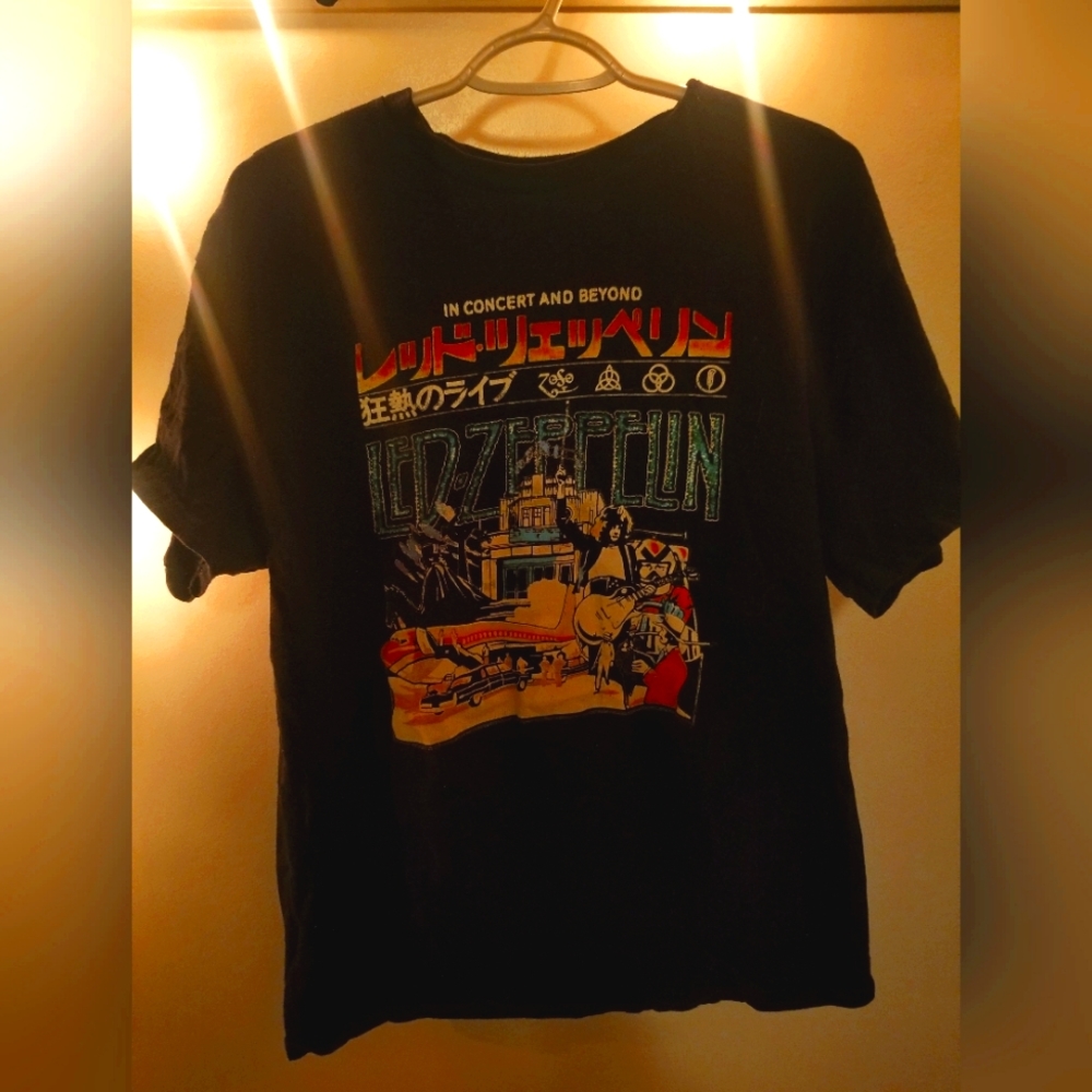 Gildan, Large, Black, Led Zeppelin Japan Tour Vintage Band T-shirt